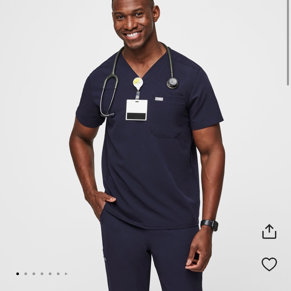 Figs Men’s Navy Scrub Top